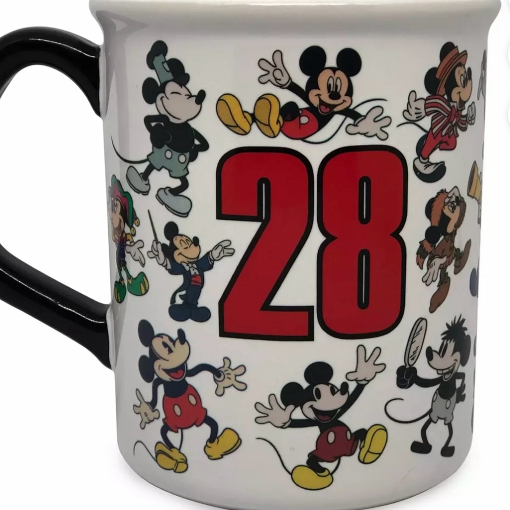 Mickey Mouse Color-Changing Mug 2021 Edition white Black NWT
